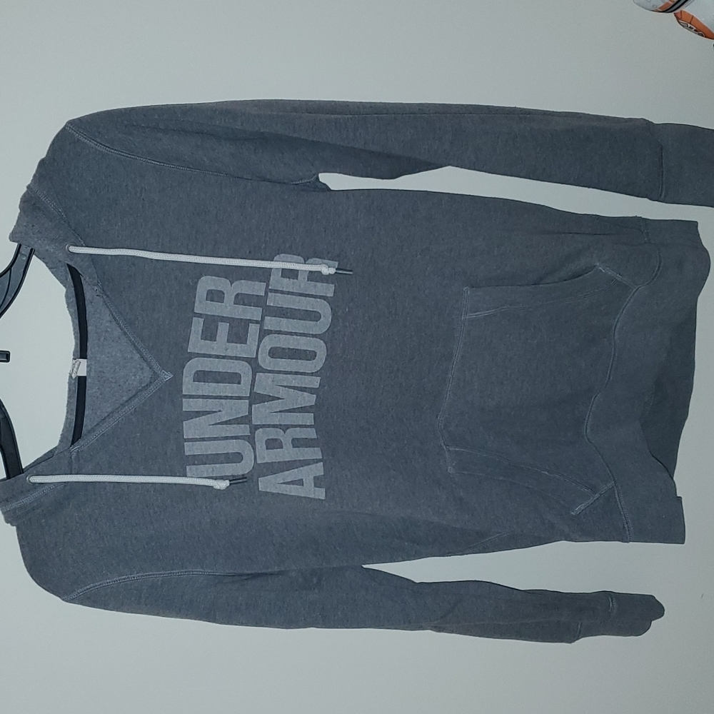 Under armour sweatshirt